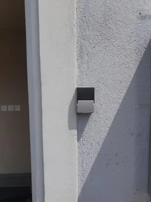 a socket on the side of a wall at Schönes Studio in Arbon am Bodensee Neu Klimatisiert ! in Arbon