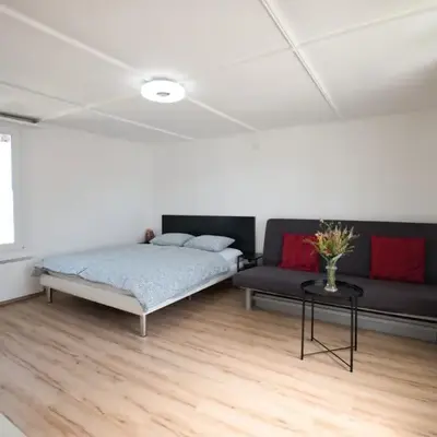 Lake Getaway Apartment with Private entrance